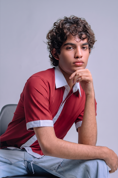Short Sleeved Shirt with a Strip