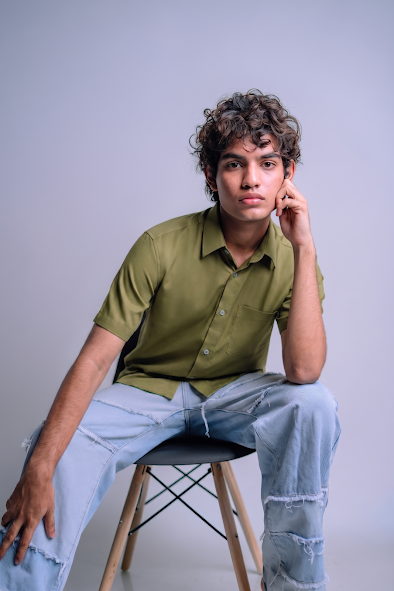 Short Sleeved Shirt with a Strip