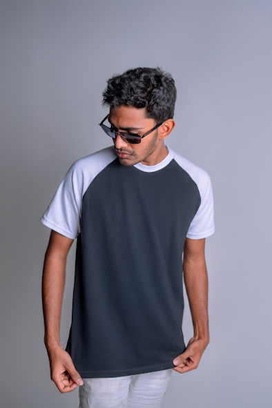 Raglan / Reglan Sleeved T-Shirt